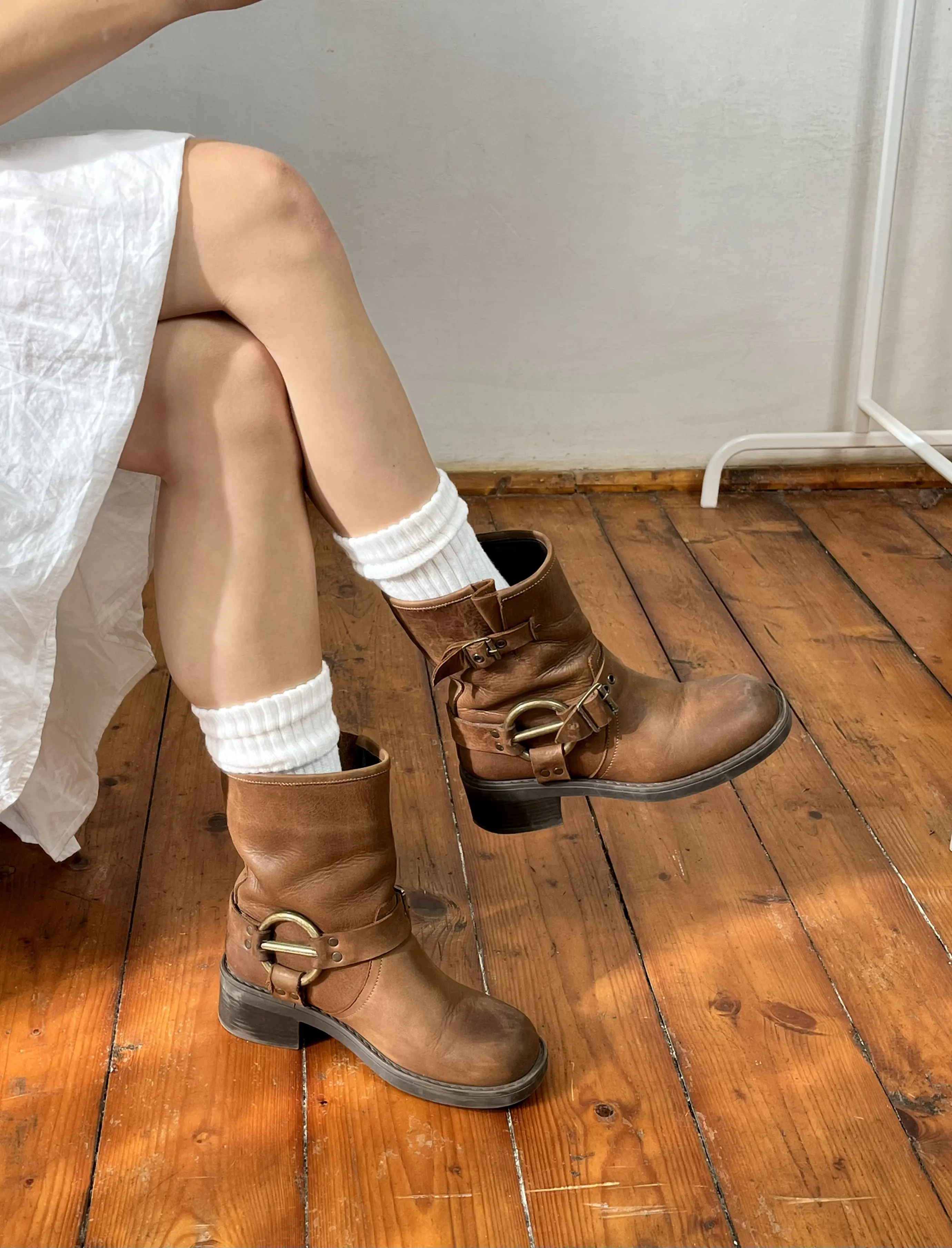 Stylowa sukienka retro z używanej odzieży damskiej - second hand dusty.pink.studio, moda vintage z Polski